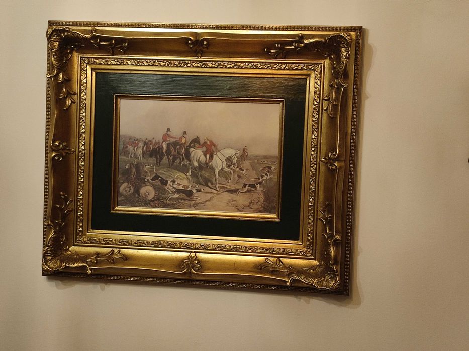 Quadro moldura em folha de ouro passpartput verde gravura de caçada.