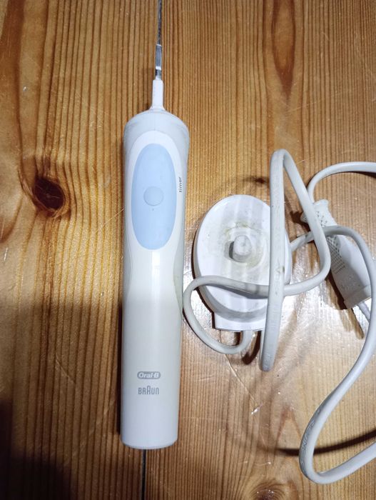 Szczoteczka Oral- B.