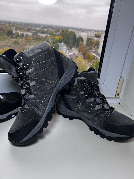 Термо  взуття 37, 39 Skechers та  Graceland