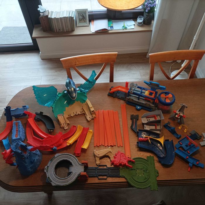 Hot Wheels zestaw mix zestawów myjnia rekin wulkan