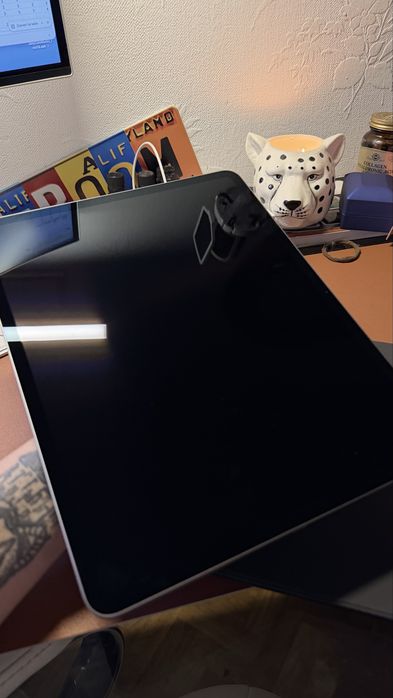 iPad Air M2 13" 128GB Space Gray + Magic Keyboard + Pencil Pro
