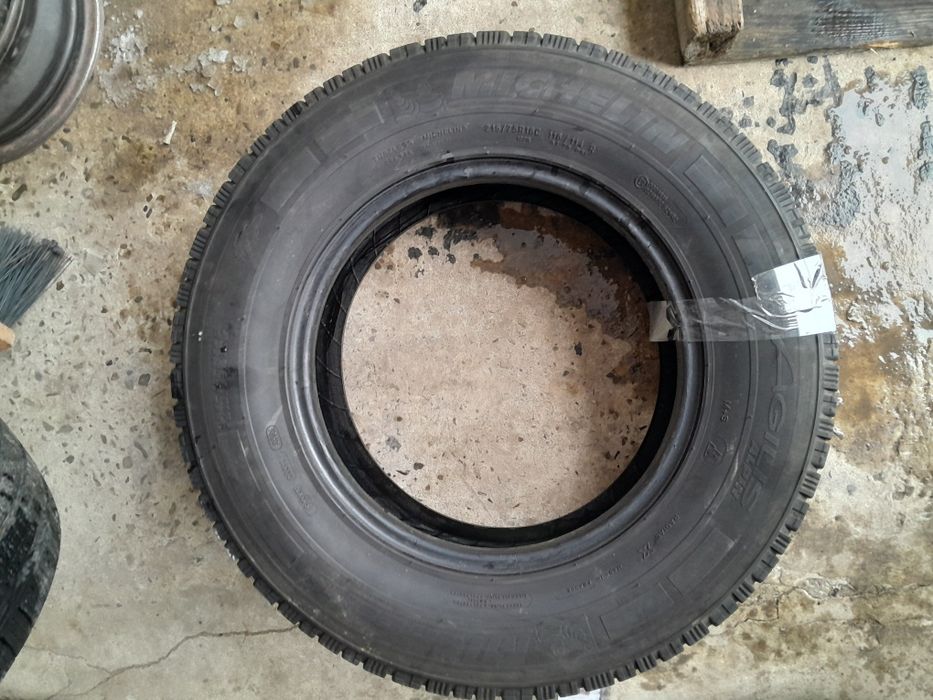 Шини Michelin 215/75 R16c,2шт,зима,2021