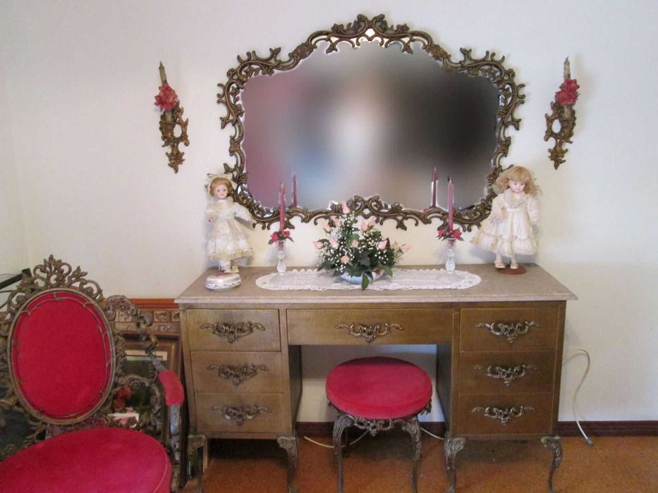Mobília de Quarto em Dourado