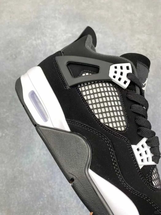 AJ4_Retro_White_Thunder 46