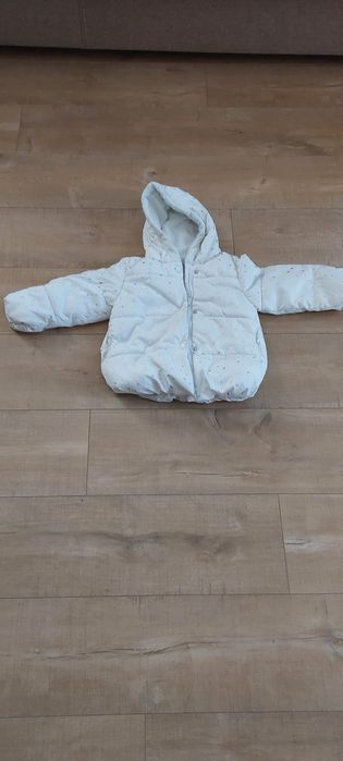 Zestaw ubranek dla dziewczynki w rozmiarze 92/98 - stan bardzo dobry