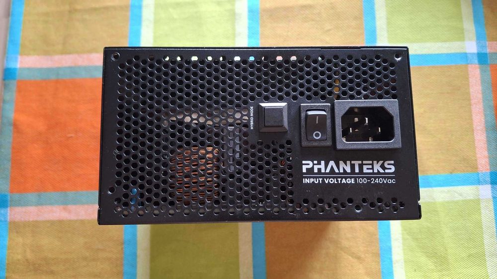 Fonte 750W 80+ Gold Phanteks AMP GH