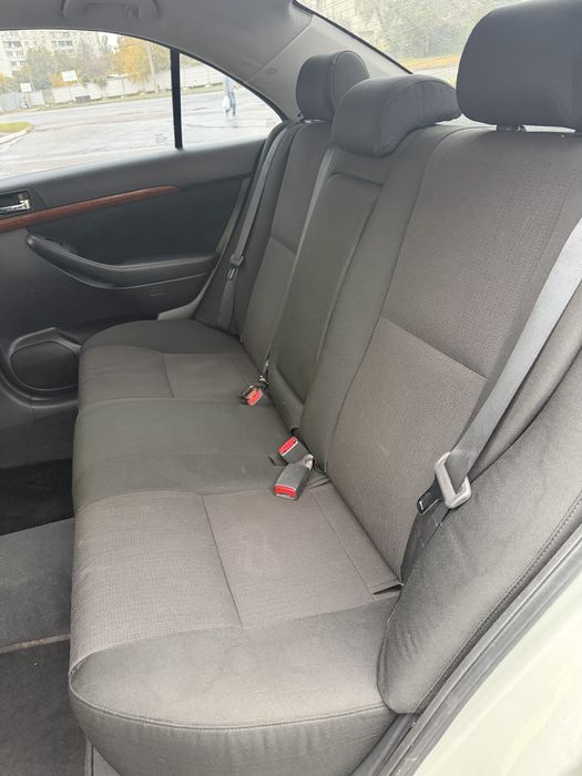 Продам Toyota Avensis 2007 год