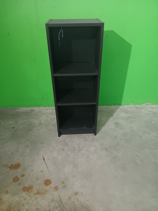 Estante com 2 pratejeiras reguláveis