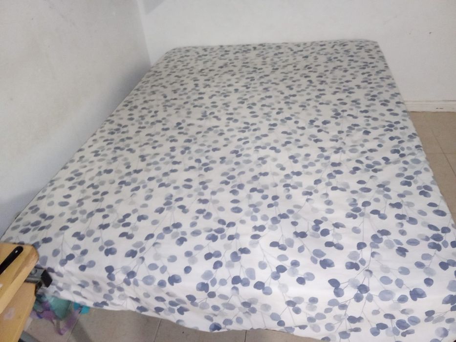 Cana de casal  com estrado com pés