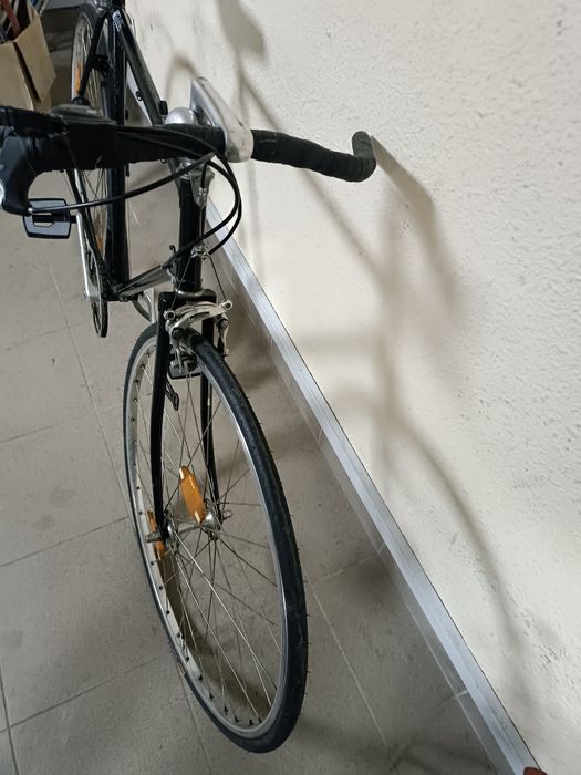 Велосипед на планетарке п'ять скоростей 28 колесо тип шосейного