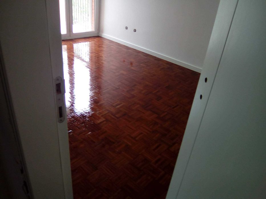 Cozinhas, roupeiros e portas de interiores