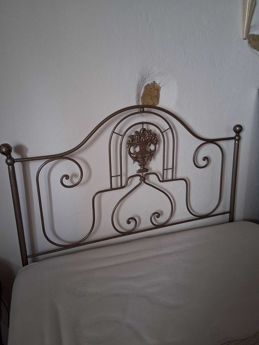 Cama de ferro de casal