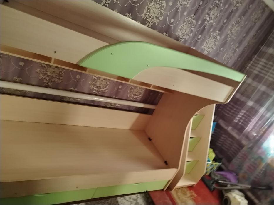 Продам двохярусне ліжко