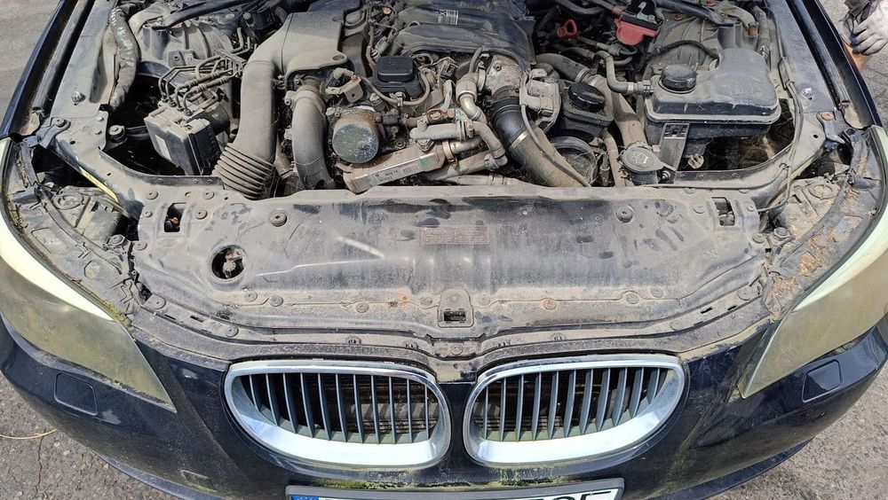 PAS PRZEDNI CHŁODNICE KOMPLET BMW E60 E61 2.0D MANUAL