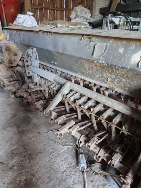 siewnik do zboża POZNANIAK