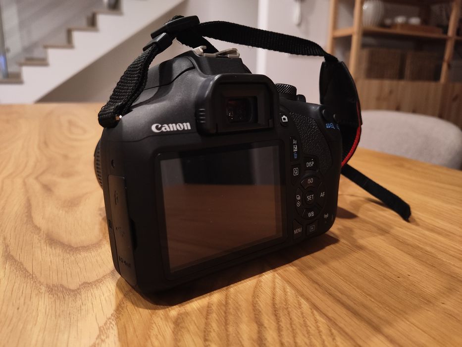 Canon DS126741  EOS 2000D