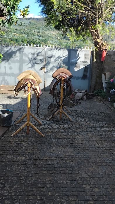 2 Celas à portuguesa e uma cela de cowboy