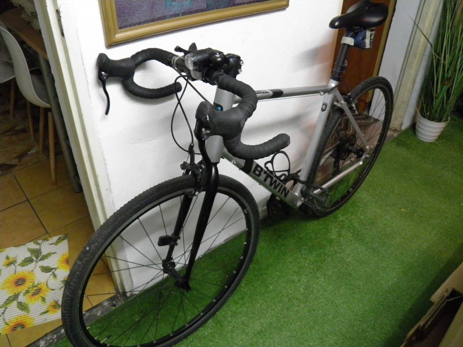 rower szosowy B TWIN Triban 100