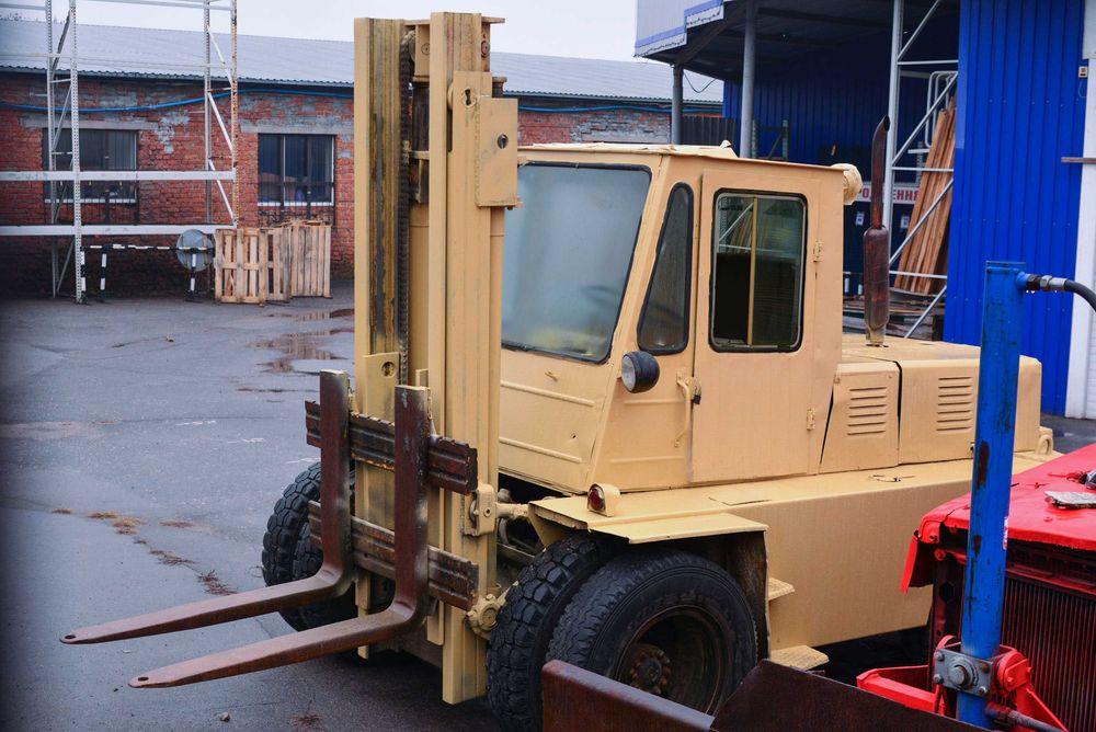 Львівський навантажувач дизельний Д245 АП40810