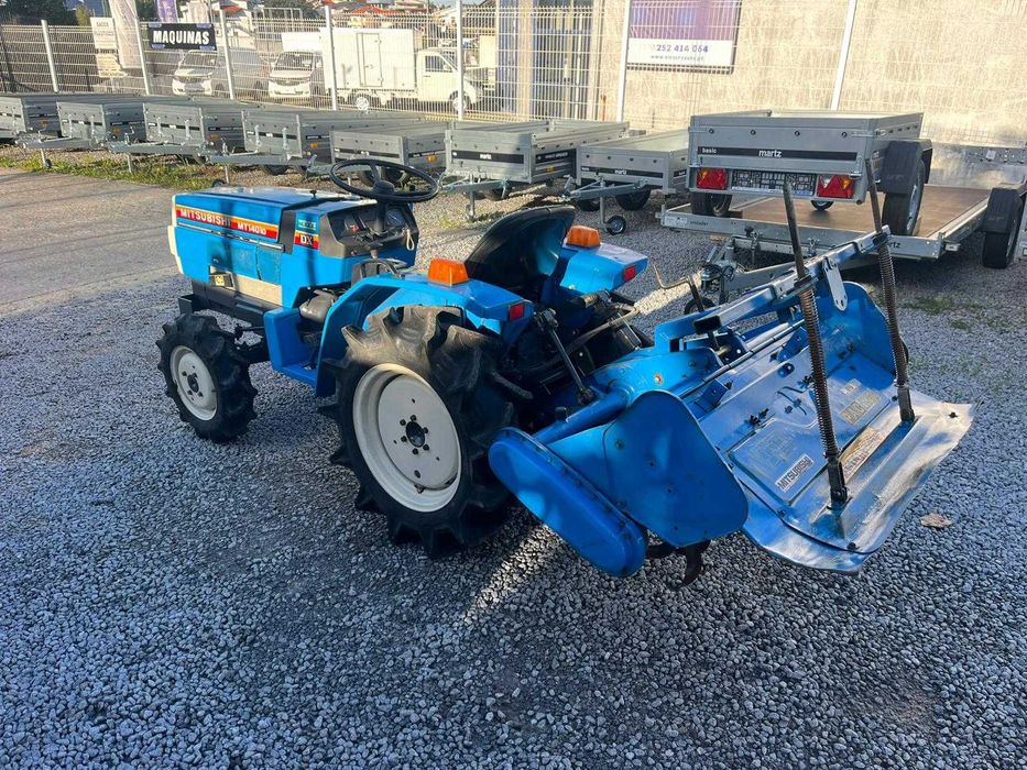 Trator Mitsubishi MT1401D com fresa