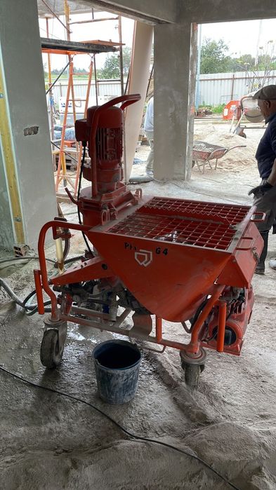 Equipa de estuque e reboco projetado