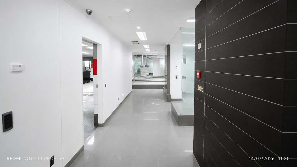 Espaço Comercial e de Serviços com 221 m² | Comércio, Serviços ou Restauração | Garagem para 5 Viaturas