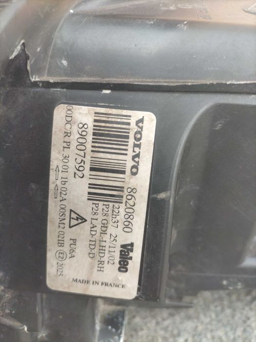 Volvo XC90 I lampa prawa xenon