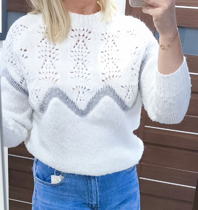 Biały ciepły mięsisty ażurowy sweter 38- 40