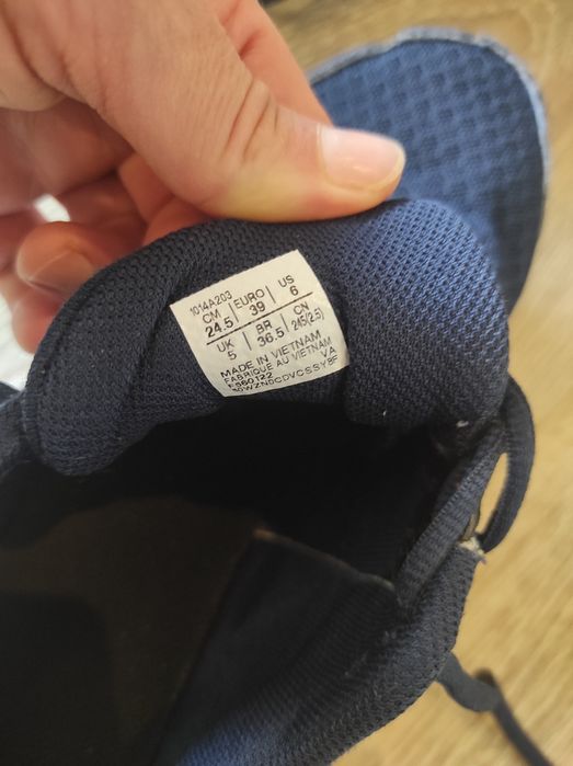 Дитячі кросівки Asics. 39 р.
