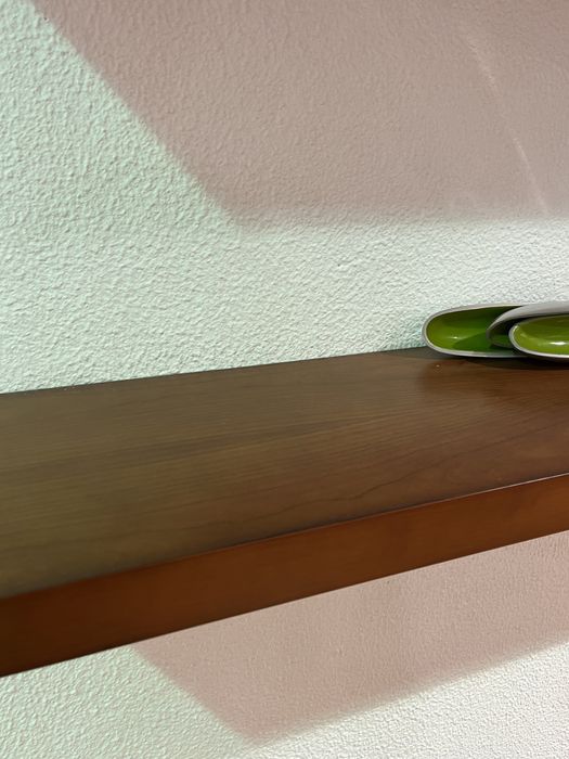 Movel de parede com parteleiras