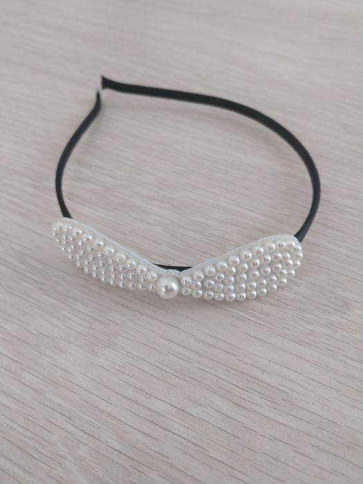 Opaska na włosy z perełkową kokardką