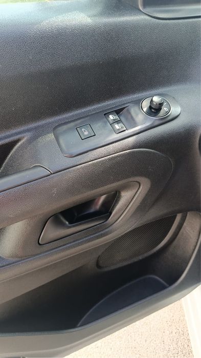 Citroen Berlingo 1.6hdi asphault