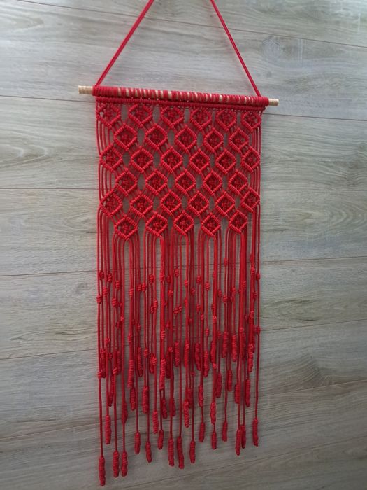 Красное панно макраме декор стен