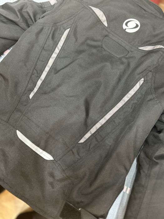 Casaco Mota Senhora  tamanho L ( veste s) caparica peles.