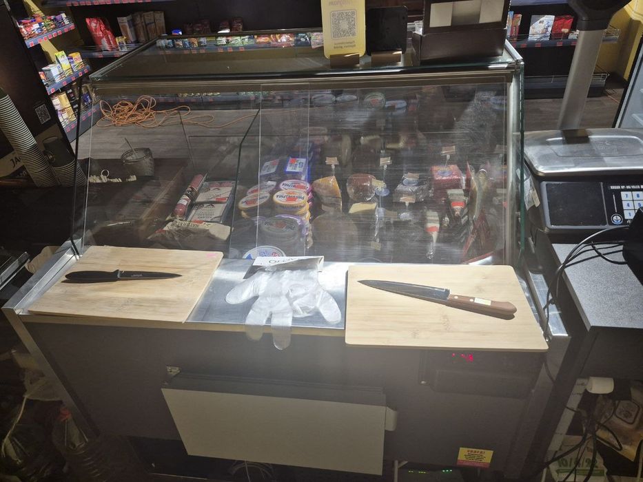 Холодильна вітрина CAPRAIA CUBE 1.2 Freddo