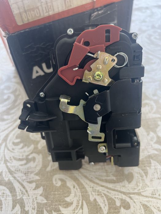 Fechadura Porta Frente Direita Audi A3 / A4 -