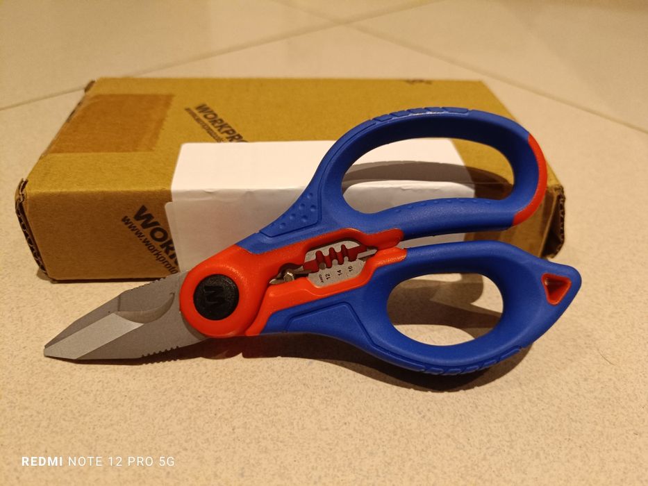 Tesoura para eletricista Novo