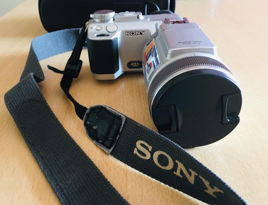 Sony Cyber-Shot DSC-F717