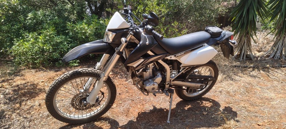 Vendo Kawasaki KLX 250