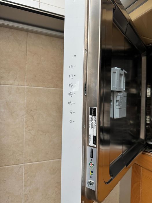 Máquina loiça Ariston