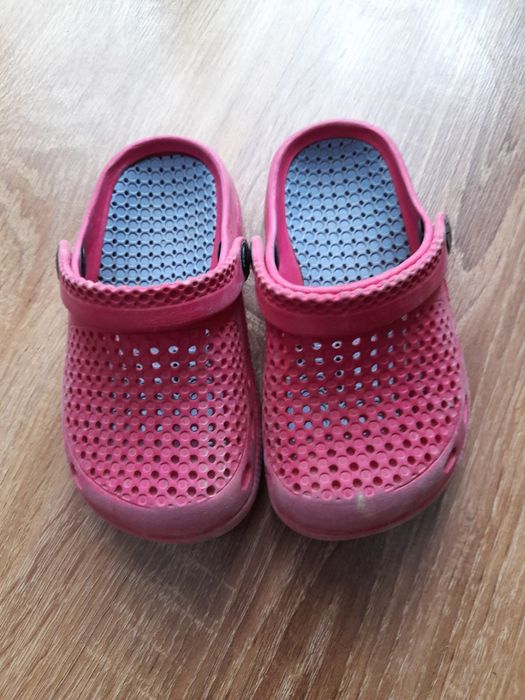 Klapki ogrodowe różowe r. 25