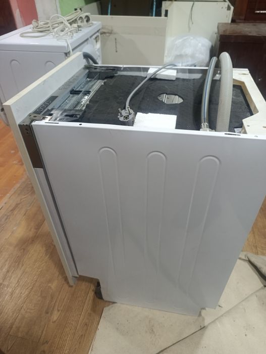 Продам посудомоищную  машину .