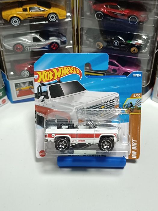 Hot Wheels 75 Chevy Blazer Custom