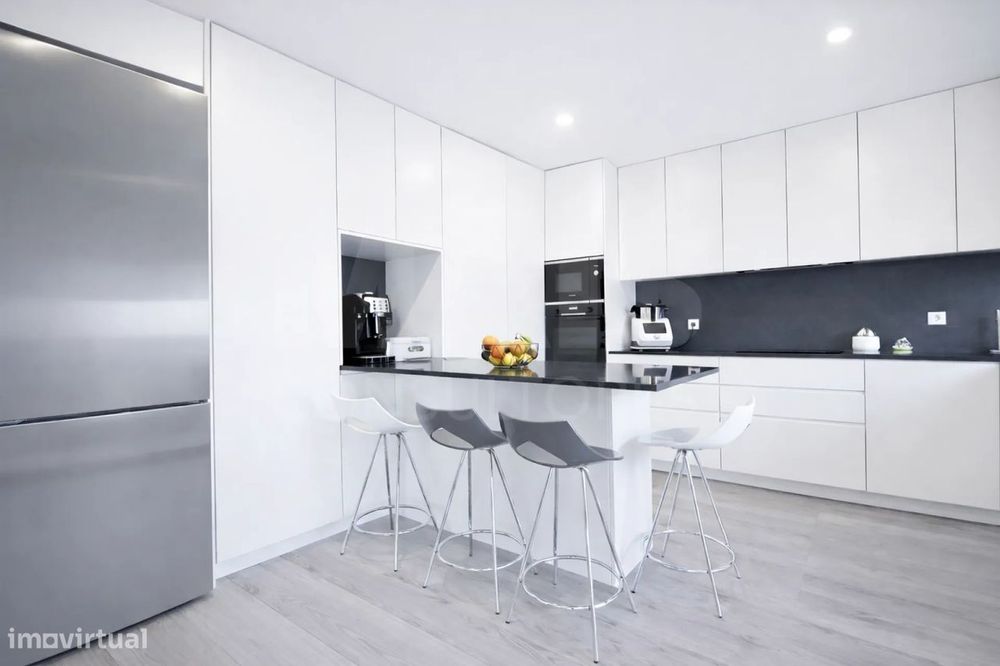 Moradia T4+1 Premium | Garagem | Terraços | Quintal