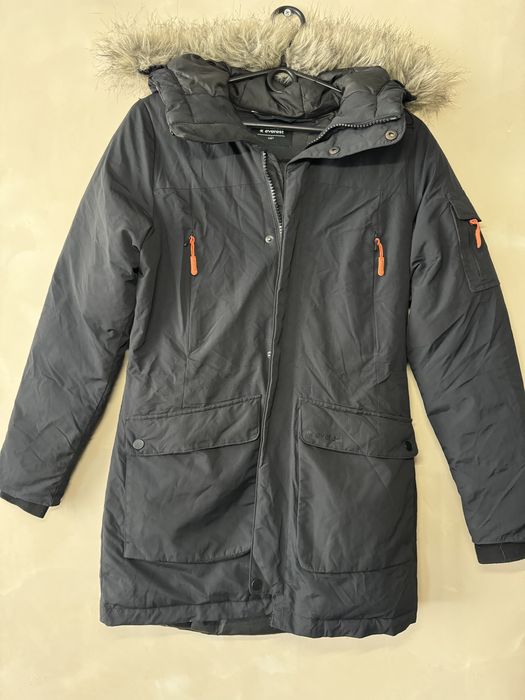 Продам зимову жіночу куртку-парку Everest