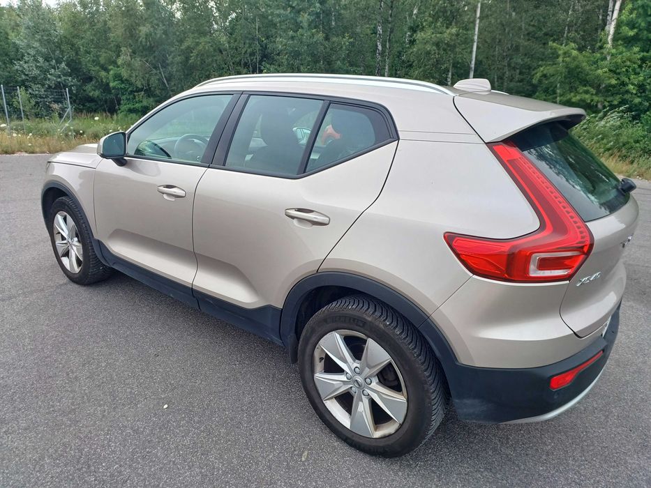 Volvo XC40 B3 MILD HYBRID - sprzedaż  lub dalszy leasing