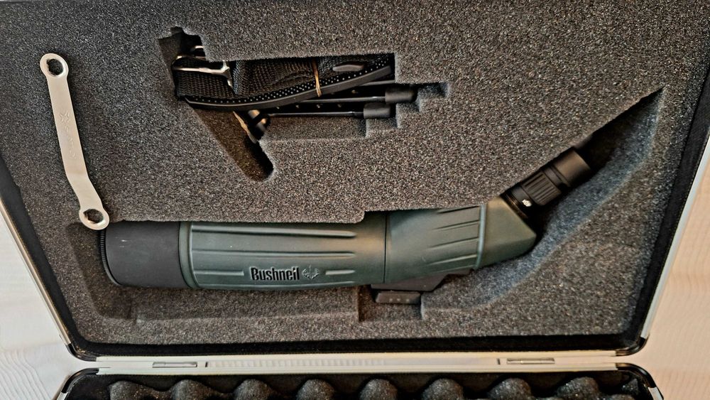 Telescópio de Localização Bushnell 20-60 x 65mm novo com Tripé Giottos