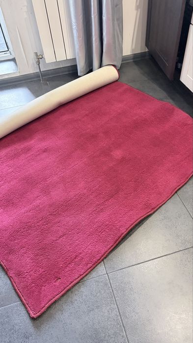 Продам два килими по 500 грн