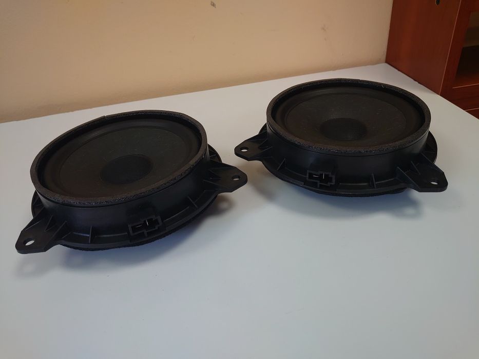 Динамик автомобильный 16,5 см  с штатной аудиосистемы премиум класса