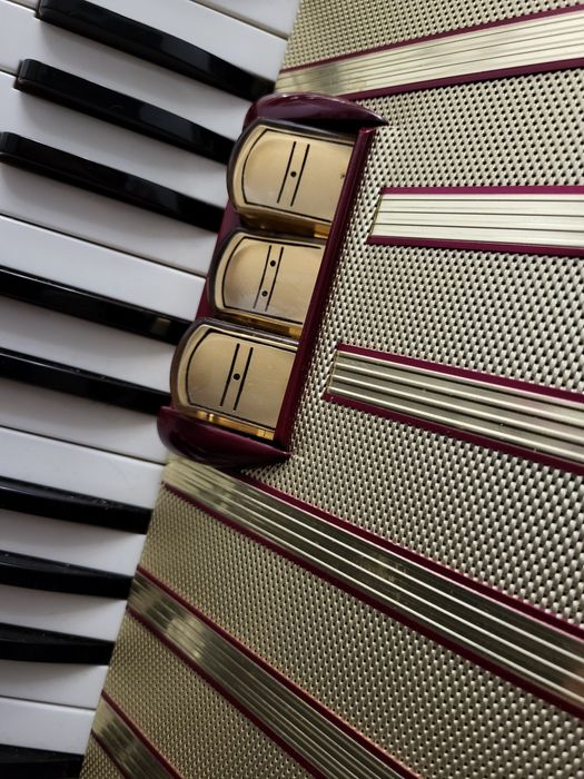 Hohner Concerto II 72B